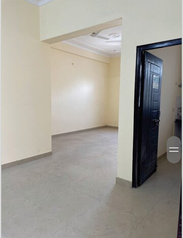 Room in 6 BHK Independent House at Gomti Nagar – for Sale