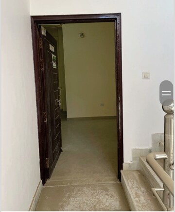 Building Lobby in 6 BHK Independent House at Gomti Nagar – for Sale