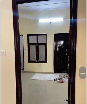 Room in 6 BHK Independent House at Gomti Nagar – for Sale