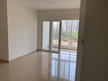 Room in 2 BHK Apartment at Godrej The Trees, Vikhroli East – for Sale