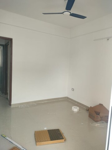 Room in 3 BHK Apartment at ROF Amaltas, Sector 92 – for Rent