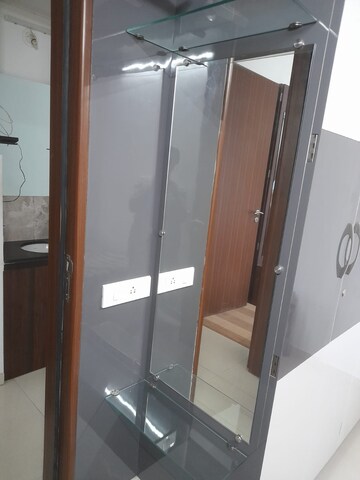 Furnished Amenities in 2 BHK Apartment at Kohinoor Tinsel Town, Hinjewadi – for Rent