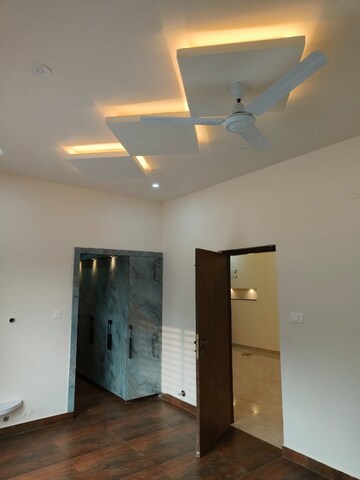 Master Bedroom in 6+ BHK Independent House at Isro Layout – for Sale