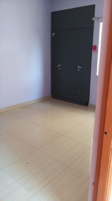 Room in 3 BHK Apartment at Tupudana – for Rent