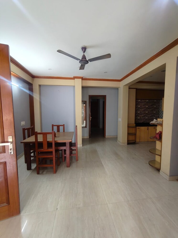 Living Room, hargobind enclave 3 Bedroom 1800 Sq.Ft. Apartment In Hargobind Enclave Delhi 8230148