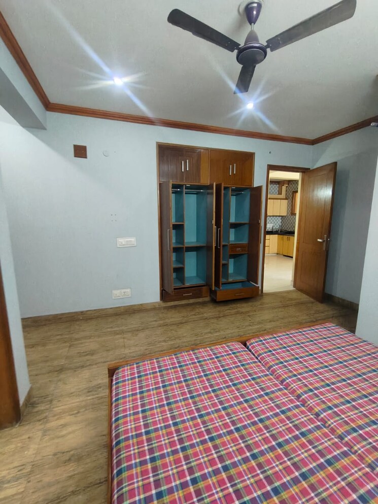 Bedroom, hargobind enclave 3 Bedroom 1800 Sq.Ft. Apartment In Hargobind Enclave Delhi 8230148