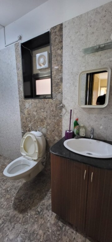 Bathroom in 2 BHK Apartment at Dona Paula – for Rent
