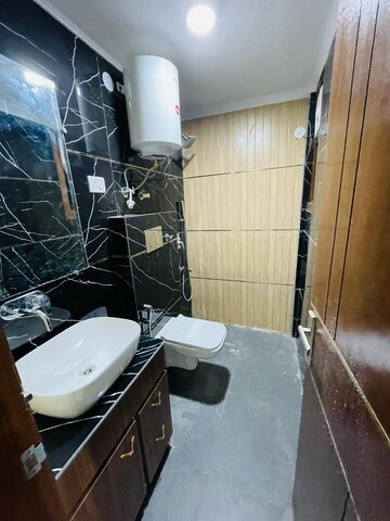 Master Bedroom in 1 BHK Builder Floor at Chattarpur – for Rent