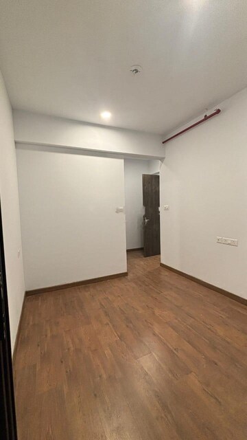 Room in 3 BHK Apartment at Runwal Bliss, Kanjurmarg East – for Rent
