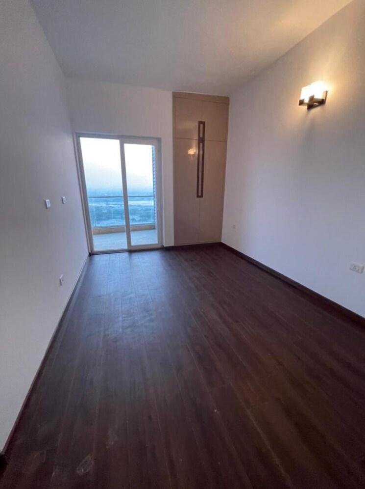 Room, sector 94 2 Bedroom 1400 Sq.Ft. Apartment In Sector 94 Noida 8230210