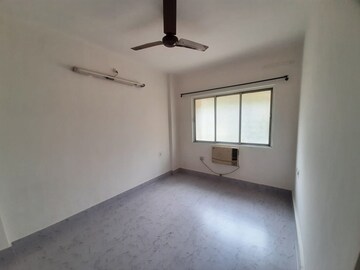 Room in 1 BHK Apartment at Riddhi Garden, Malad East – for Rent