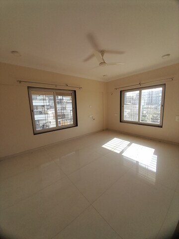 Room in 4 BHK Apartment at Mohannagar CHS, Baner – for Sale