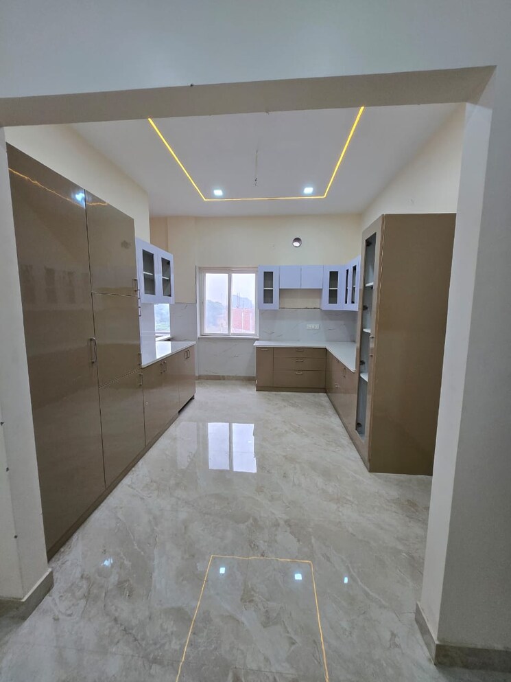 Kitchen, sector 85 4 Bedroom 350 Sq.Yd. Builder Floor In Sector 85 Faridabad 8230269
