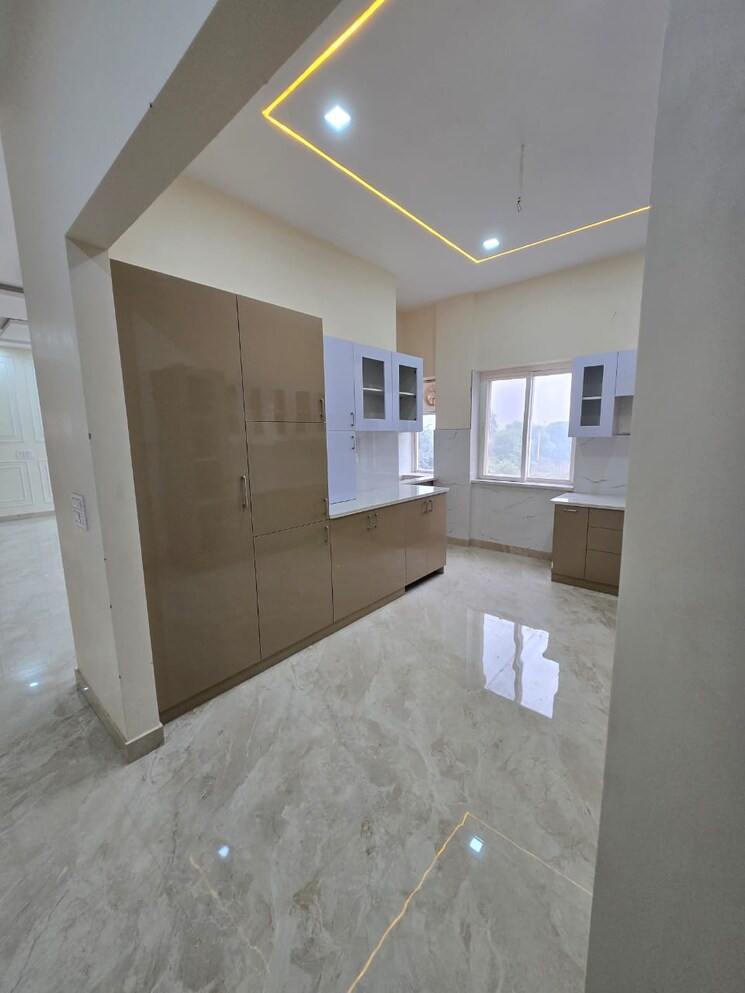 Kitchen, sector 85 4 Bedroom 350 Sq.Yd. Builder Floor In Sector 85 Faridabad 8230269
