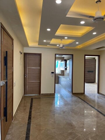 Building Lobby in 3 BHK Builder Floor at Ambience Creacions, Sector 22 – for Rent