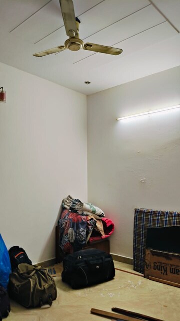 Bedroom in 6 BHK Independent House at Sector 16 – for Rent