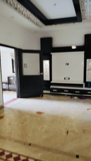 Furnished Amenities in 6 BHK Independent House at Sector 16 – for Rent