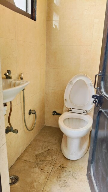 Bathroom in 6 BHK Independent House at Sector 16 – for Rent