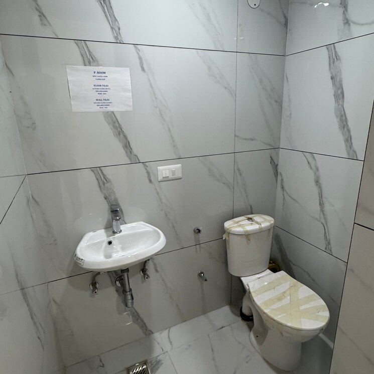 Bathroom, thakkarwal 3.5 Bedroom 2650 Sq.Ft. Apartment In Thakkarwal Ludhiana 8231514