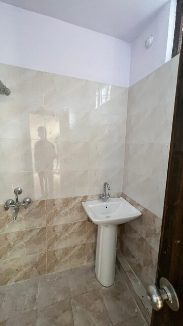 Bathroom in 3.5 BHK Apartment at Shree Balaji Towers, Faizabad Road – for Sale