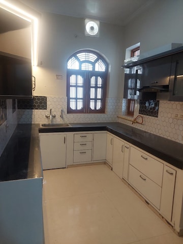 Kitchen in 3 BHK Builder Floor at Gomti Nagar – for Rent
