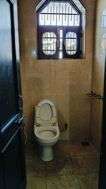 Bathroom in 5 BHK Independent House at Sector 16 – for Rent