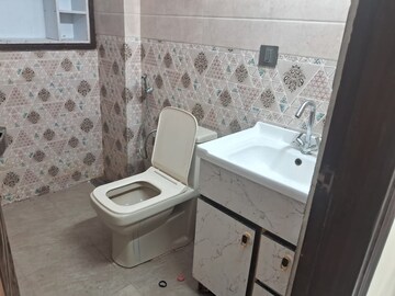 Bathroom in 4 BHK Apartment at Sector 12 Dwarka – for Rent