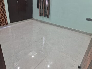 Room in 4 BHK Apartment at Sector 12 Dwarka – for Rent