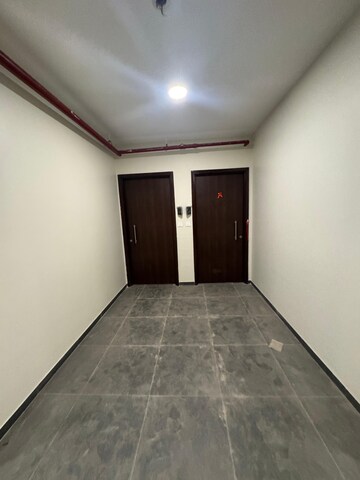 Room in 2 BHK Apartment at Kalpataru Paramount, Kapur Bawdi – for Sale