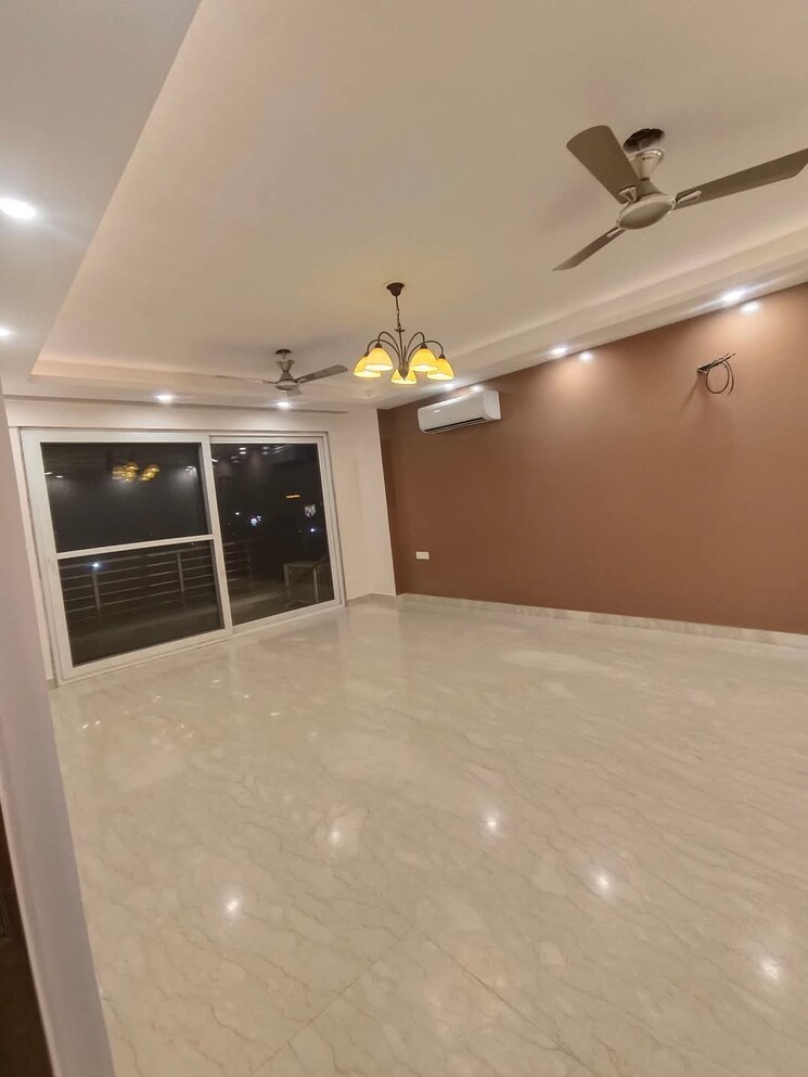 Room, sector 4 3 Bedroom 263 Sq.Yd. Builder Floor In Sector 4 Gurgaon 8230662