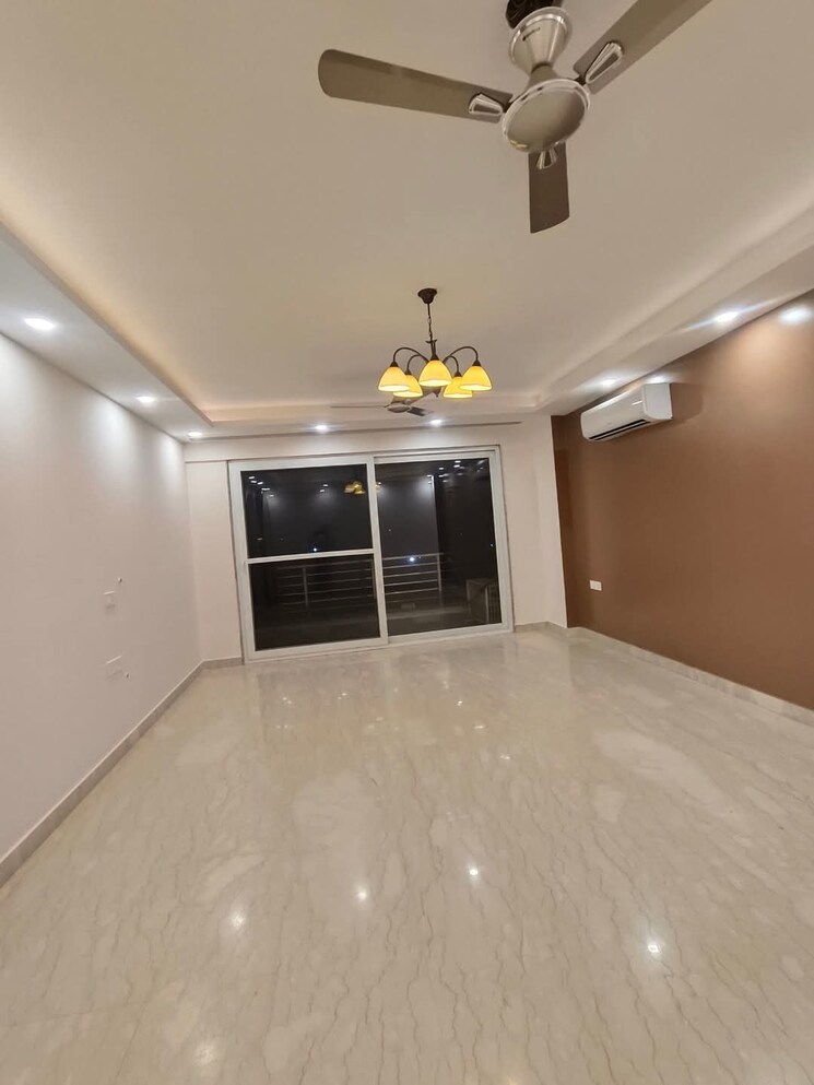 Room, sector 4 3 Bedroom 263 Sq.Yd. Builder Floor In Sector 4 Gurgaon 8230662