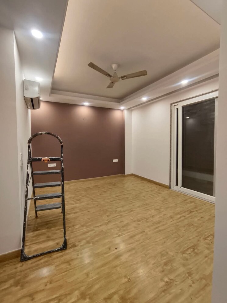 Room, sector 4 3 Bedroom 263 Sq.Yd. Builder Floor In Sector 4 Gurgaon 8230662