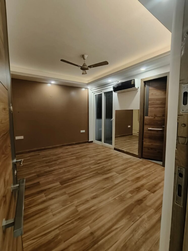 Room, sector 4 3 Bedroom 263 Sq.Yd. Builder Floor In Sector 4 Gurgaon 8230662