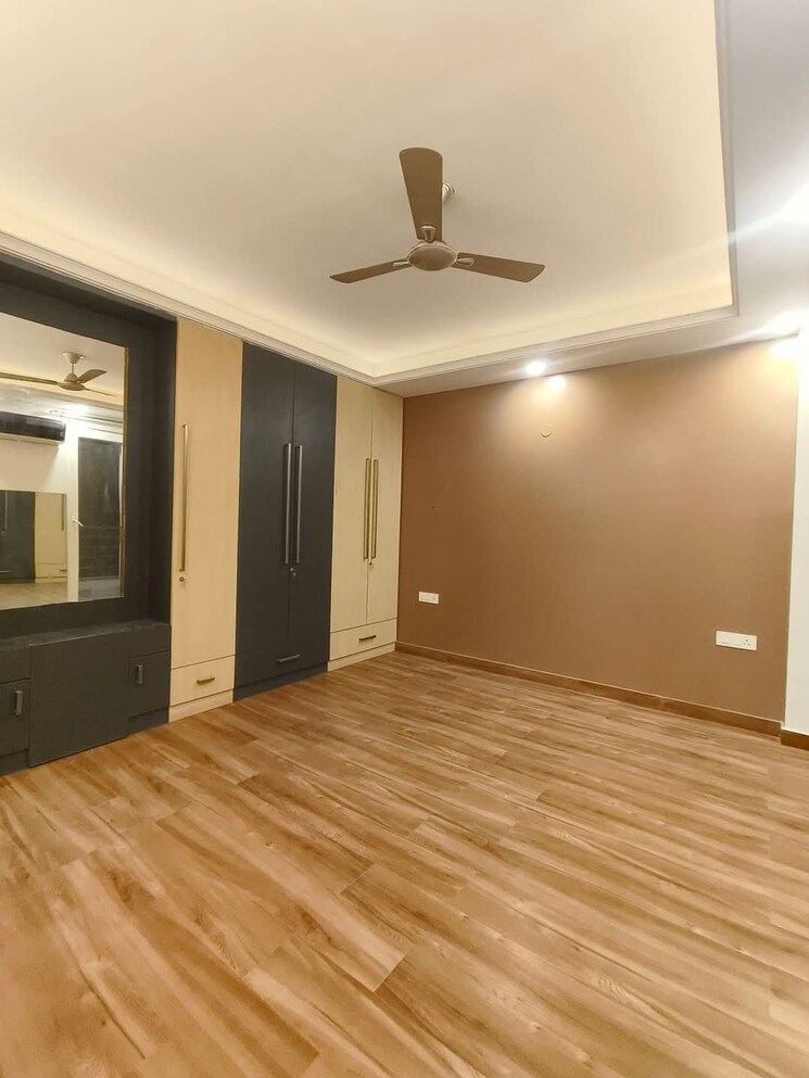 Room, sector 4 3 Bedroom 263 Sq.Yd. Builder Floor In Sector 4 Gurgaon 8230662