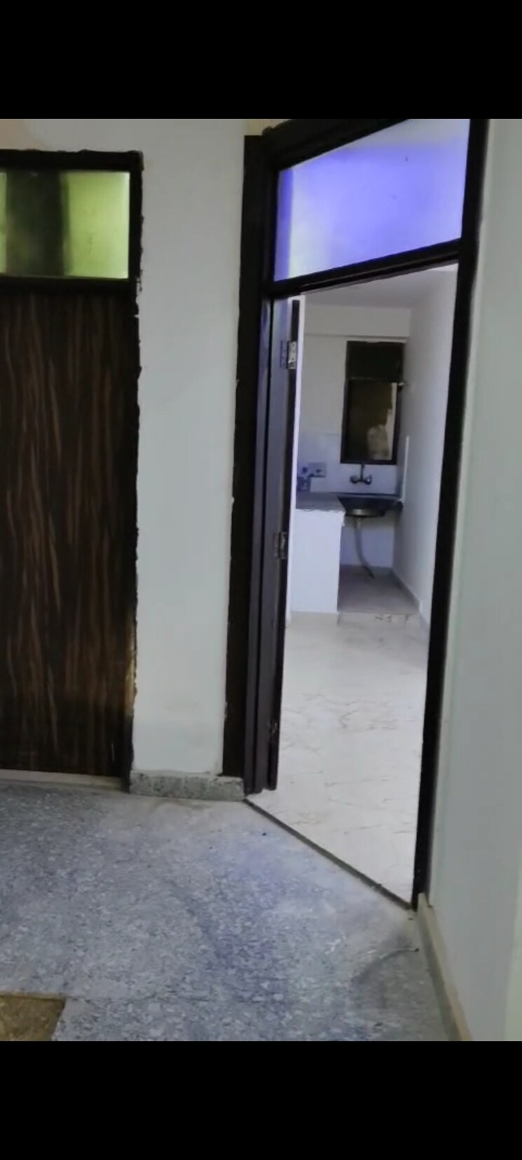 undefined, sector 73 1 Bedroom 550 Sq.Ft. Builder Floor In Sector 73 Noida 8230800