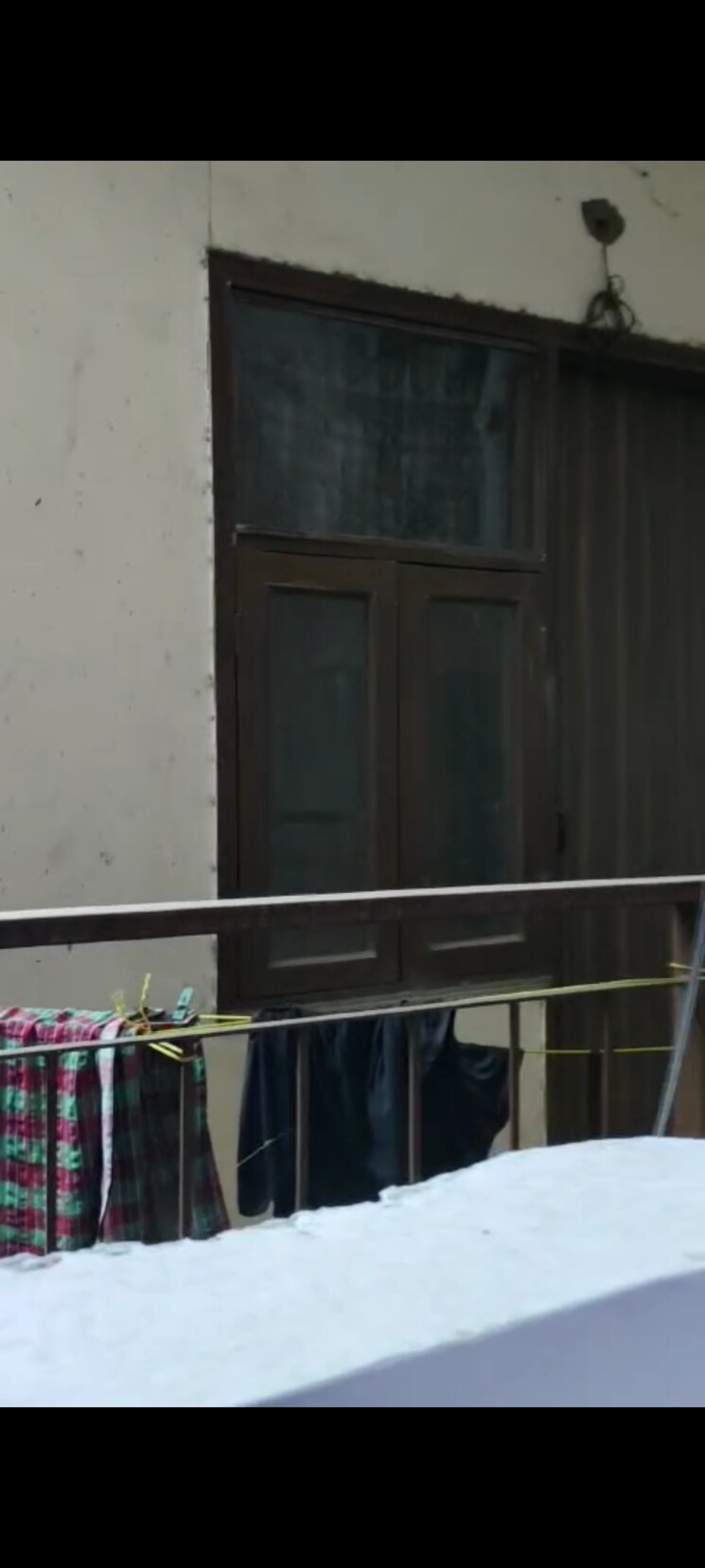 undefined, sector 73 1 Bedroom 550 Sq.Ft. Builder Floor In Sector 73 Noida 8230800