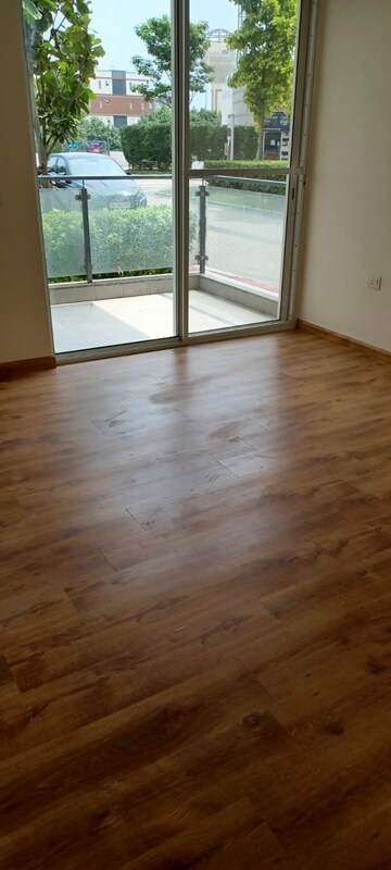 Room in 3.5 BHK Apartment at M3M Golf Estate, Sector 65 – for Sale