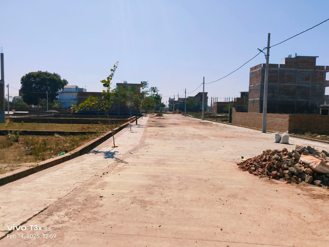 Plot For Sale in Ansal Plaza Mall