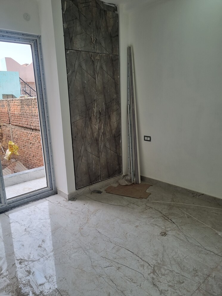 Balcony, sector 16 a 3 Bedroom 1250 Sq.Ft. Builder Floor In Sector 16 A Faridabad 8231019