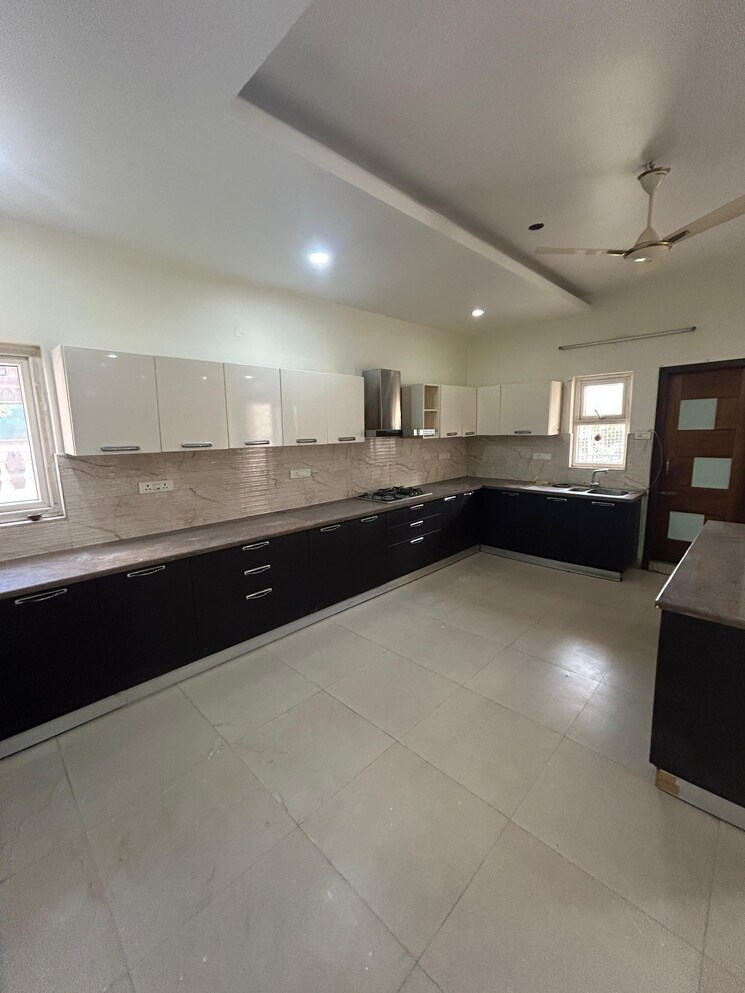 Kitchen, banjara hills 4 Bedroom 4000 Sq.Ft. Apartment In Banjara Hills Hyderabad 8231042