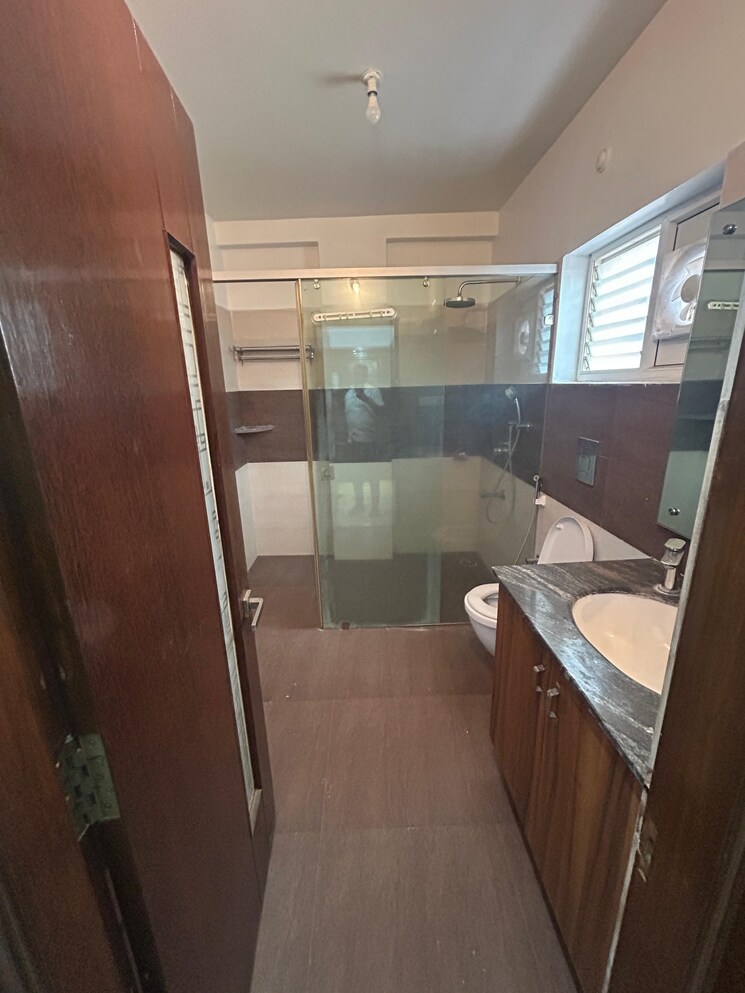 Attached Bathroom, banjara hills 4 Bedroom 4000 Sq.Ft. Apartment In Banjara Hills Hyderabad 8231042