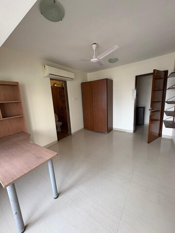 Room in 3 BHK Apartment at Lokhandwala Harmony, Worli – for Rent