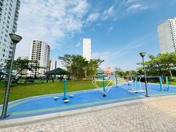 Swimming Pool in 3 BHK Apartment at Omaxe Lake, North Mullanpur – for Rent