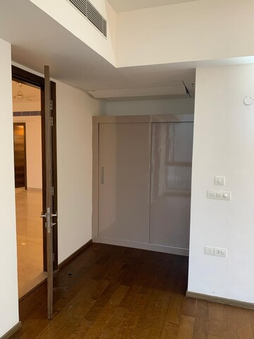 Building Lobby in 3.5 BHK Apartment at M3M Golf Estate, Sector 65 – for Sale