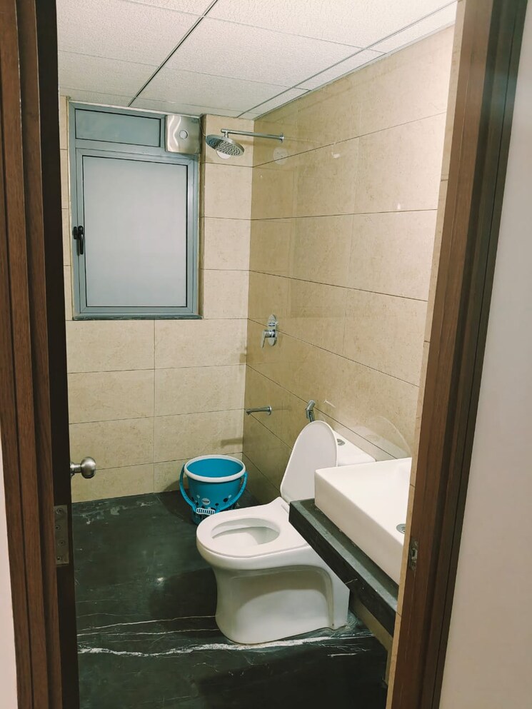 Bathroom, kalpataru-immensa-g 2 Bedroom 700 Sq.Ft. Apartment In Kolshet Road Thane 8231261