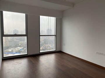 Room in 4 BHK Apartment at Bombay Realty One ICC, Dadar East – for Rent