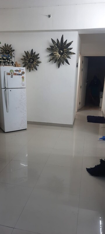 Room in 2.5 BHK Apartment at Pioneer Park Phase 1, Sector 61 – for Rent