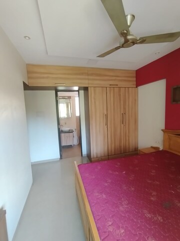 Room in 2.5 BHK Apartment at Sudarshan Sky Garden, Ghodbunder Road – for Rent