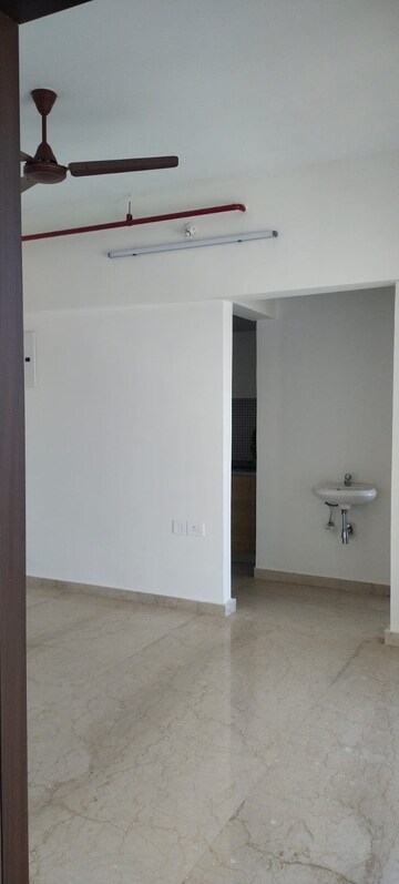 1 BHK Apartment For Rent in Omkar Signet, Malad East