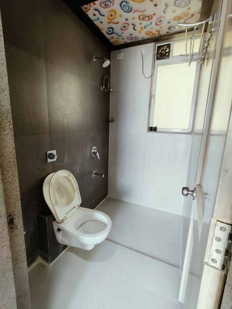 Bathroom, vijay-residency-phase-iii 2 Bedroom 655 Sq.Ft. Apartment In Kavesar Thane 8231329